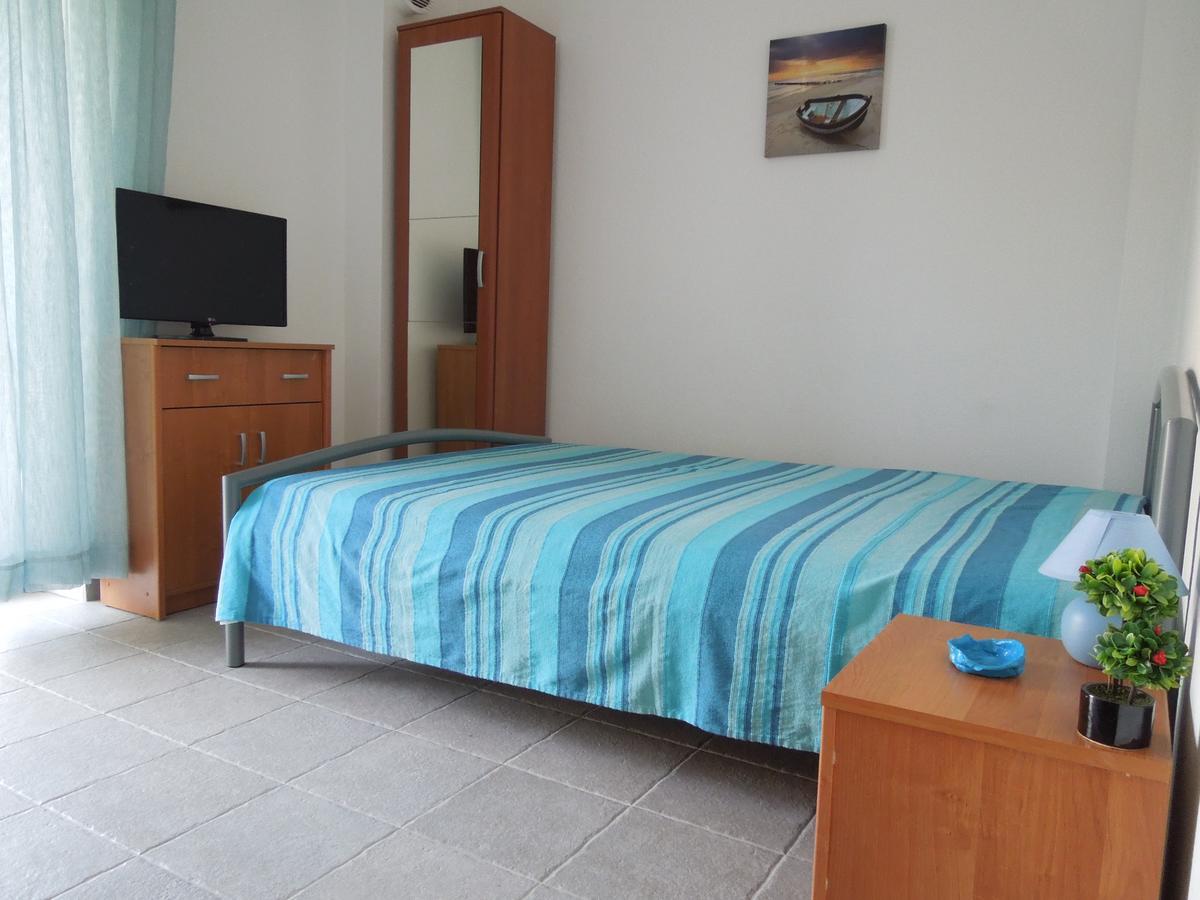 Sunshine Apartment Paralia Dionysiou Esterno foto